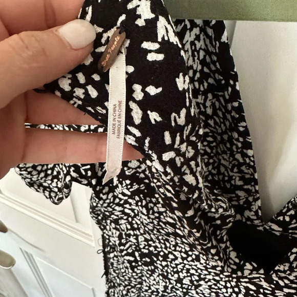 Free People Looking Love MIDI Dress Black White Size 0 - Picture 6 of 6